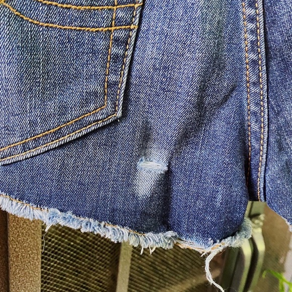Lucky Brand Stretchy High Rise Cutoff Denim Shortie - Picture 4 of 6